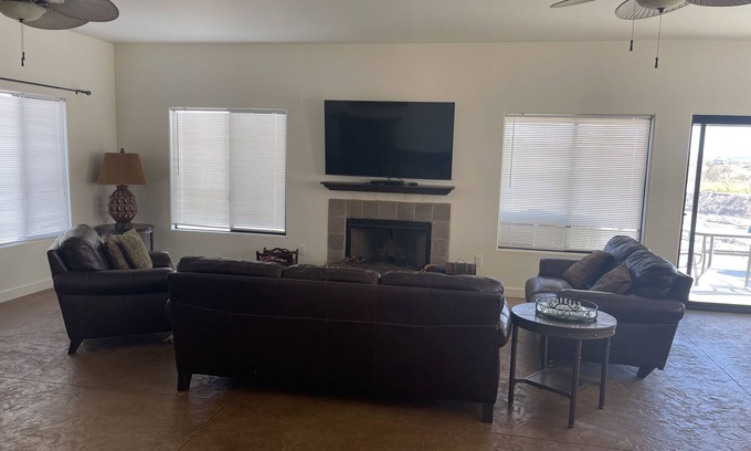 Yuma House | Martinez Lake - Desert House l Southwestern Home with Private Dock