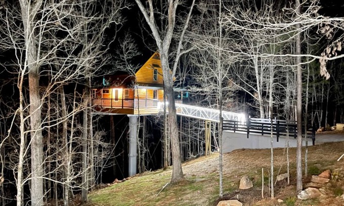 Cleveland House | Marvel Falls Treehouse Near Helen, Georgia