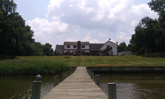 Secretary Bed & Breakfast | Marvels on the creek