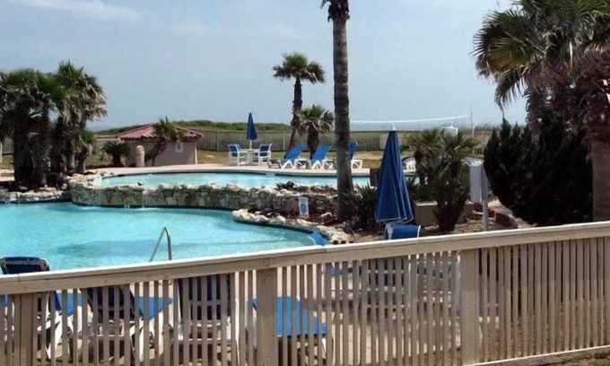 Port Aransas Condo | Mary`s Beachfront Condo @ The Mayan Princess