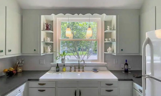 Warrenton Cottage | Mary's Place ❤ Bright 3BR with deck/private yard