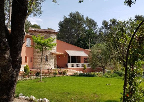 Roquefort-les-Pins Bed & Breakfast | Mas d'Azur