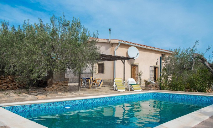 Costa Dorada Villa | Mas de Ballaruga with pool in an environment of peace and quiet