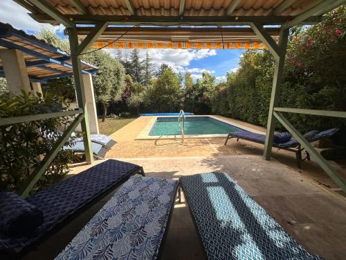 Arpaillargues-et-Aureillac Villa | Mas des rêves - piscine - clôturé