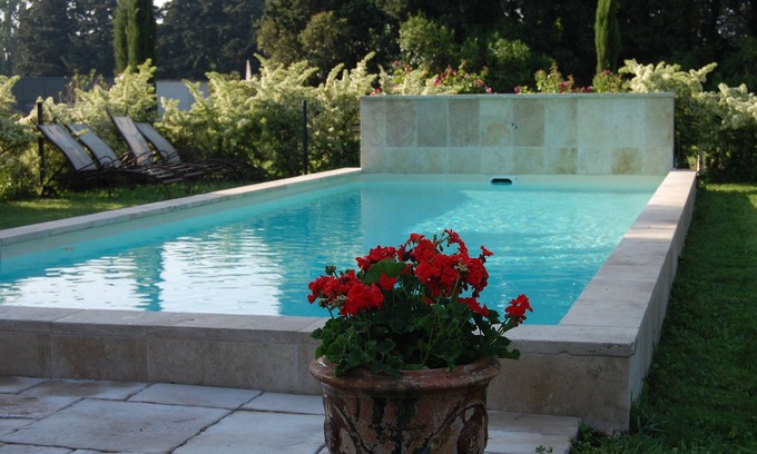 Cabannes Bed & Breakfast | Mas de la Respelido