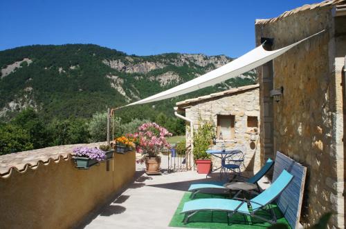 Chateauneuf-de-Bordette Bed & Breakfast | Mas Des Collines Chambre de Charme avec vue et Piscine