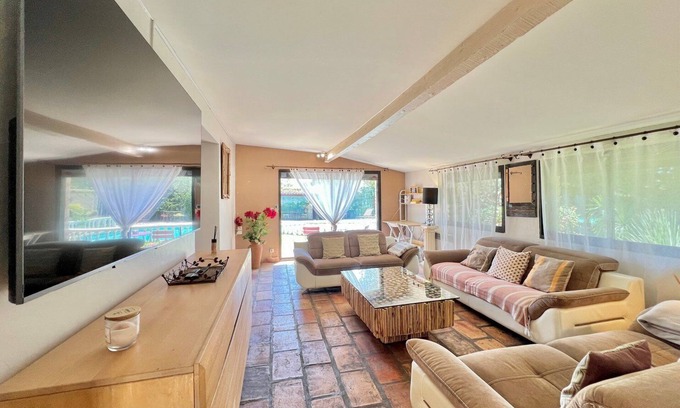Marguerittes Cottage | Mas des Oliviers, Pool, Tennis & Petanque