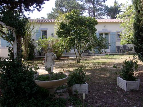 Saint-Cyprien Bed & Breakfast | mas des pins