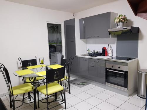 Boissy-Sous-Saint-Yon Apartment | Mas des sources