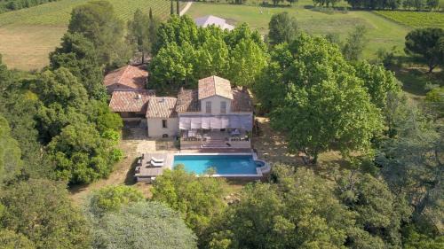 La Crau Villa | Mas provençal authentique XXL avec grande piscine, terrain de pétanque et parc privé