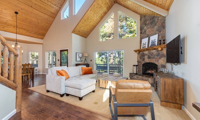 Arnold Cabin | Masons Lair - Private Hot Tub/BLS