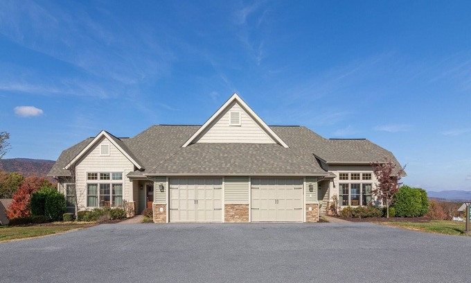 McGaheysville House | Massanutten's Regal Vistas by Tripforth