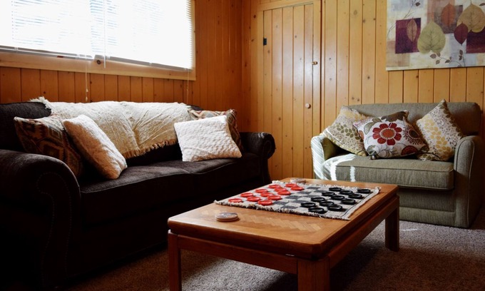 Red River Cabin | Massey's River Retreat - In Town - Secluded - On the River - NO STAIRS - Washer/