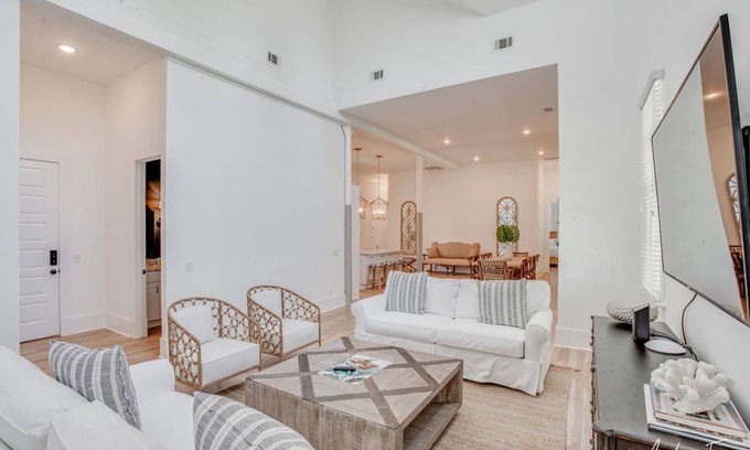 Tybee Island Condo | Massive Condo Sleeps 12 with Pool at North Beach