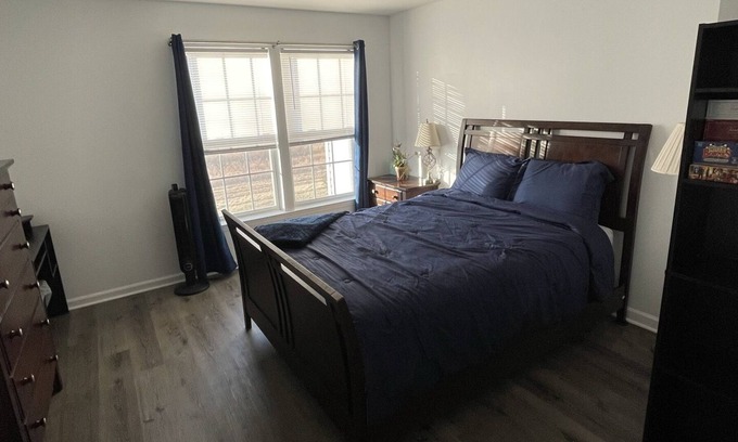 Aldie House | Master Bedroom and Private Bath with Walk-In Closet