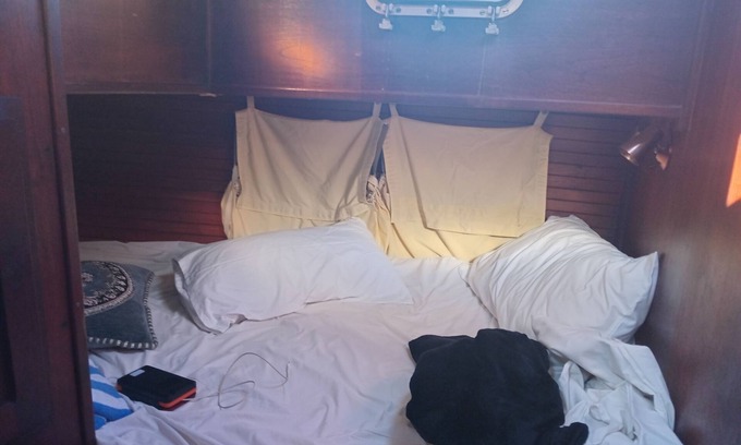 Wailoloa Boat Rental | Master Cabin Bed Room in Yailing Yacht(can sleep two)