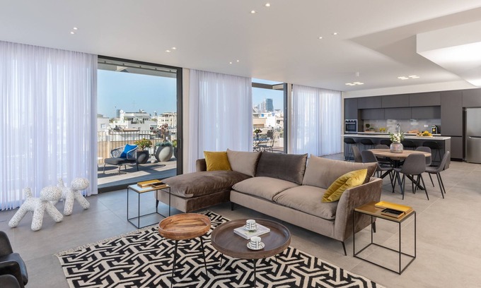 Tel Aviv City Center Apartment | master Shenkin