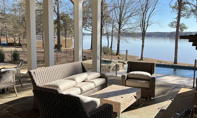 Lake Oconee House | Masters Tournament Getaway in Lakefront Luxury