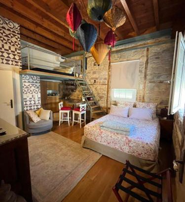Chios Apartment | MASTIXI Colors