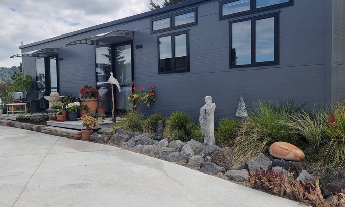 Matakana House | Matakana Puri Retreat. Cozy and comfortable pet friendly accommodation.