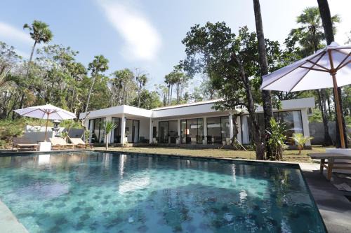 Abang House | Matan'ai Villa