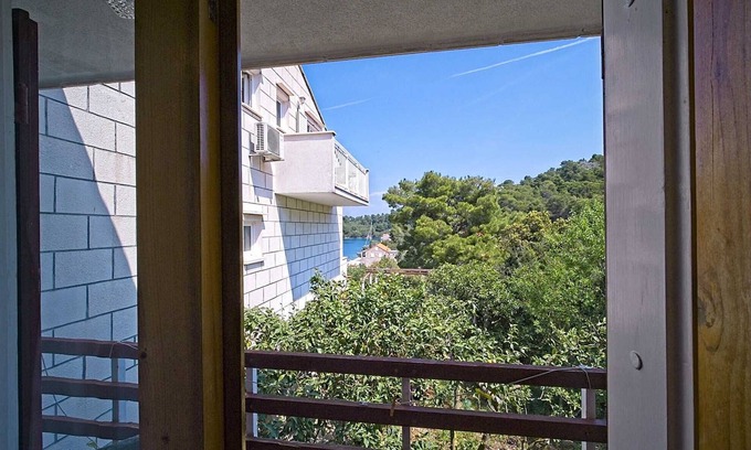 Pomena Apartment | Matana Pomena - Studio with Park View