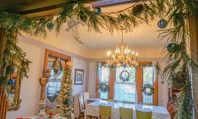 Toms River Bed & Breakfast | Mathis House, A Victorian Bed & Breakfast and Tea Room at 600 Main