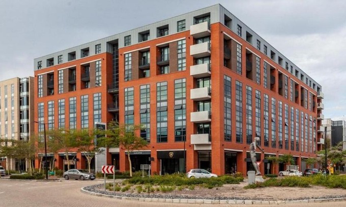 Century City Apartment | Matrix 402