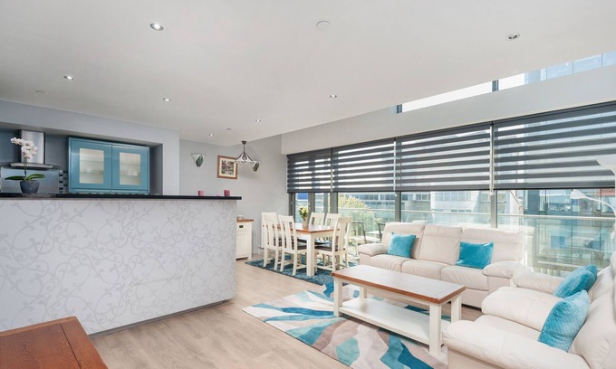 City Centre Glasgow Apartment | Matrix Apartments - three bedroom, parking available