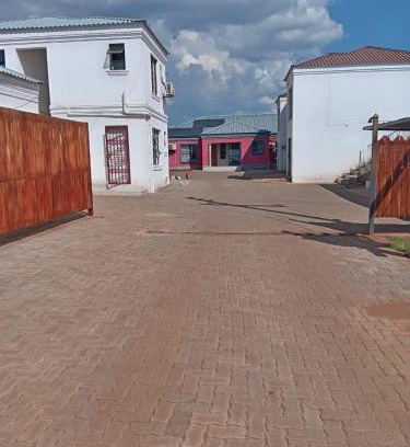 Greater Tubatse House | Matswabolle Guest Lodge