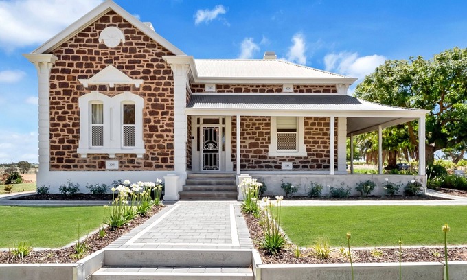 Stone Well House | 'Mattschoss House c1890' Modern Farm House - Central location
