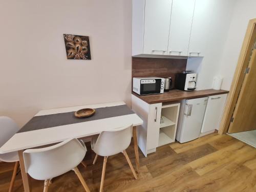 Saints Constantine and Helena Apartment | Maty studios