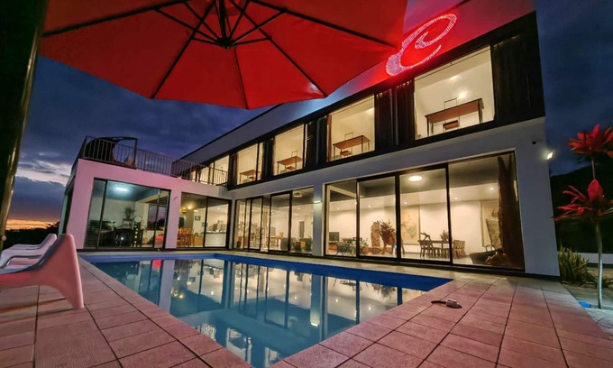 Tagaqe House | Maui Bay Home Stay Villa