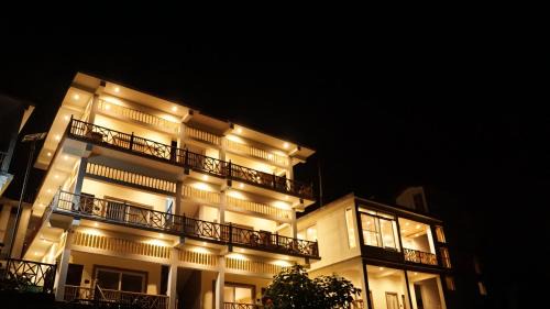 Dunda Hotel | Maulyar Forest Resort