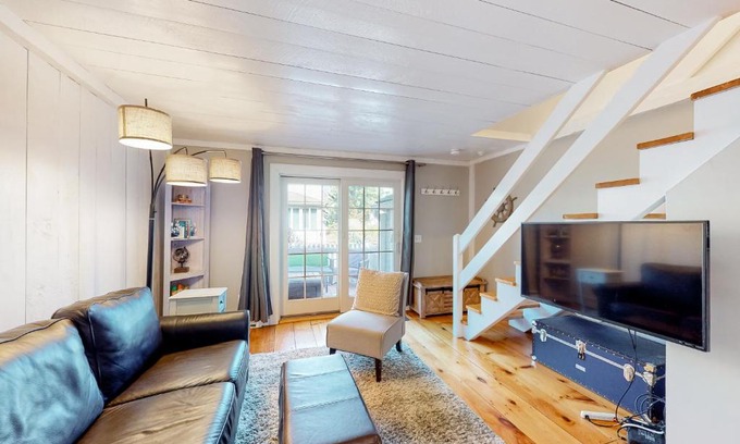 Mashpee House | Maushop Village Beach Getaway