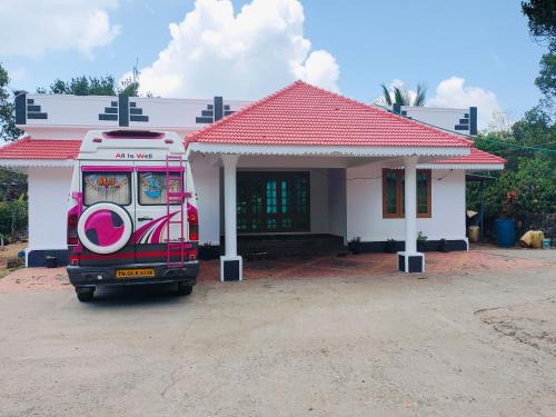 Elappara House | MAVERICK HOLIDAYS INN FAMILY VILLa