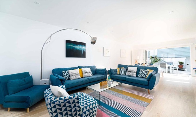 St Ives House | Mavericks