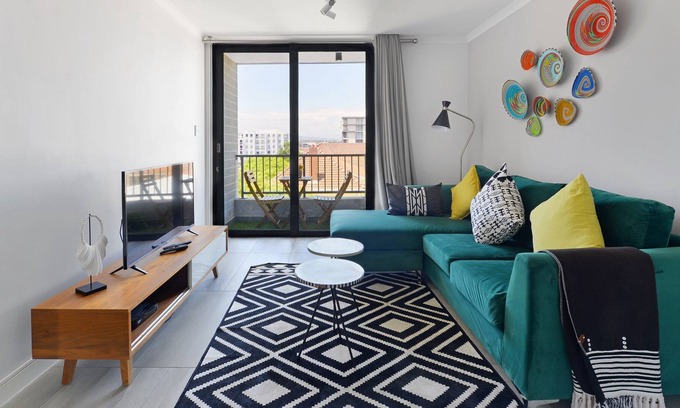 Observatory Apartment | Mawethu | Charming Observatory Apartment | Pool