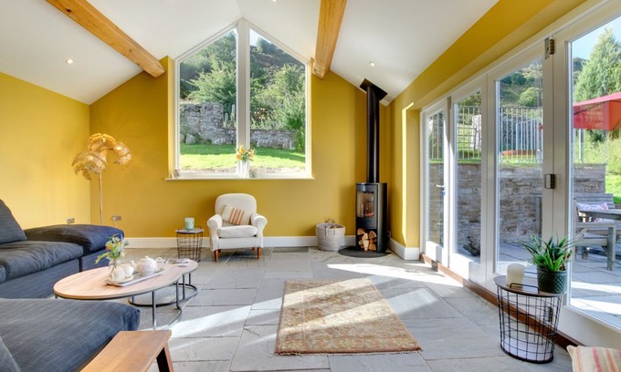 Llangattock House | Mayberry Cottage - Four Bedroom House, Sleeps 8