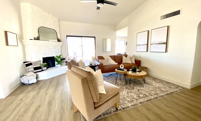 Casa Rica House | Mayo Shea Campus 5 Minutes - Modern Desert Dream