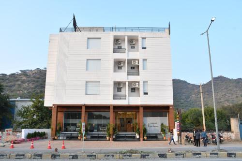 Udaipurwati Hotel | Mayoor Hotel