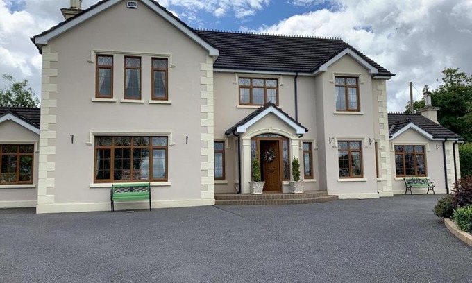 Ballybofey Bed & Breakfast | Mayrone House B&B