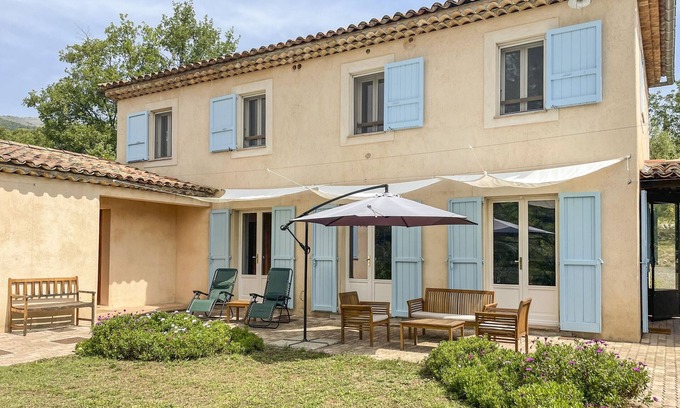 Tourrettes-sur-Loup Villa | Mazet Pascaressa - Beautiful holiday home with large infinity pool