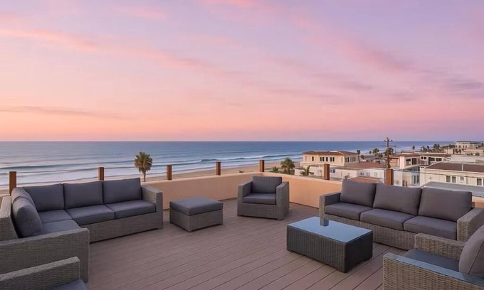 Central Mission Beach Apartment | MB 2 Condos 4BR/4BA+Loft+Huge Rooftop Deck by Sand