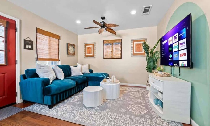 Mission Beach Apartment | MB Oceanviews and Rooftop Deck 2BR w/Parking