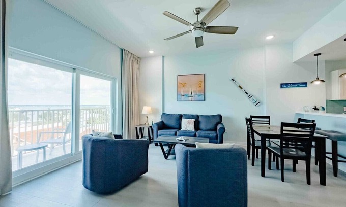 Madeira Beach Condo | MB1705 · Penthouse Water View, Steps to Sandy Beach