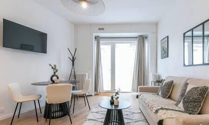 Saint-Victor Apartment | MBA - Boulangers Splendide Appartement
