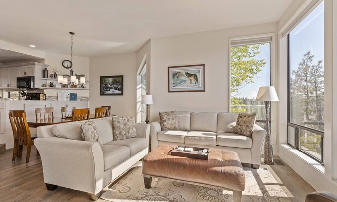 Century West House | MBV 511 | Mt Bachelor Village Resort, river views new deck and hot tub