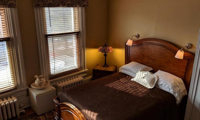 Downtown Ottawa Bed & Breakfast | McGee's Inn
