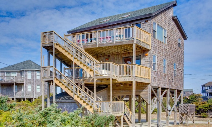 Hatteras House | McKayla's Hope - Stunning 4 Bedroom Semi-Oceanfront Home in Hatteras